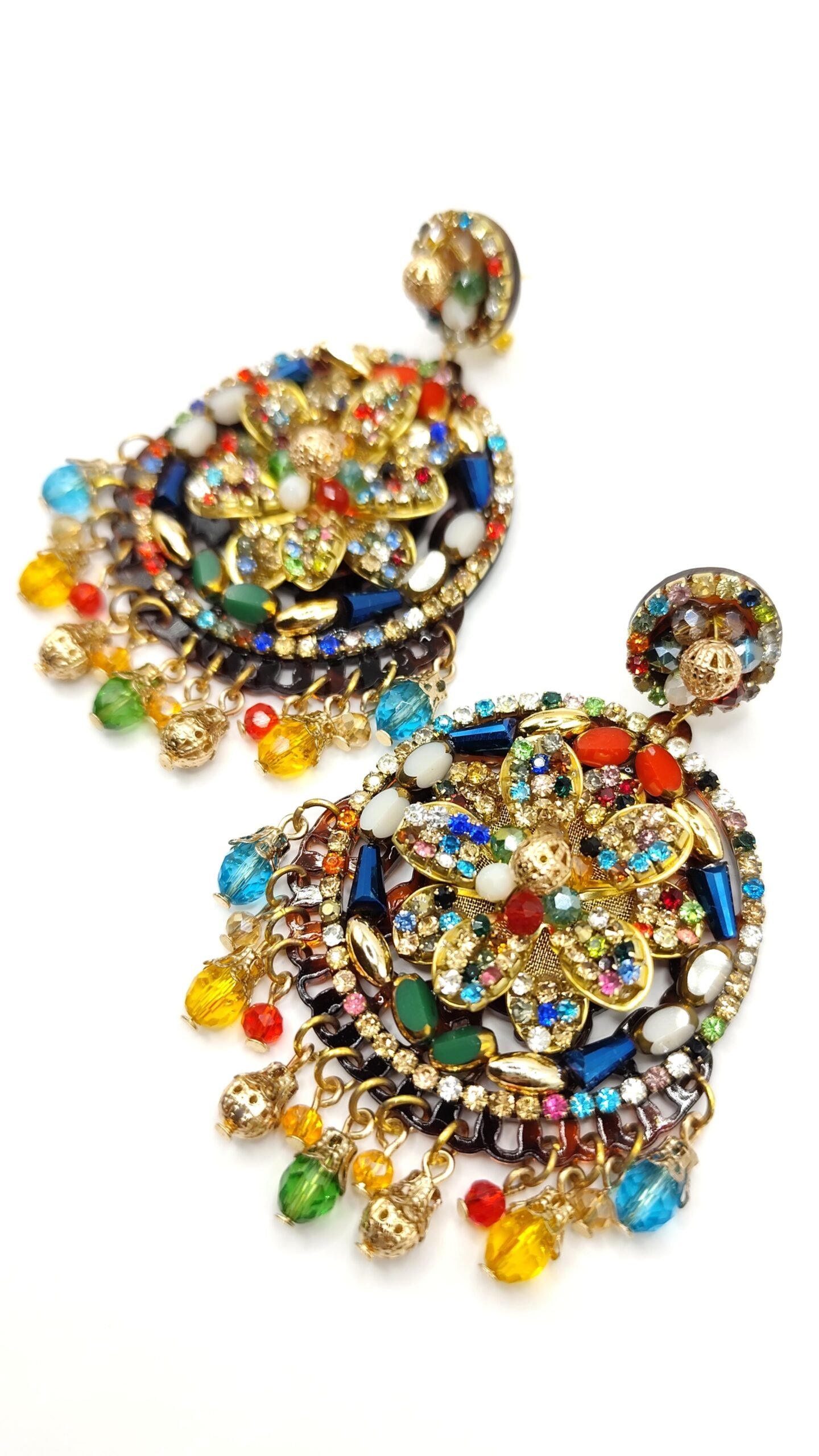 Los pendientes Olivia son una pieza de fiesta