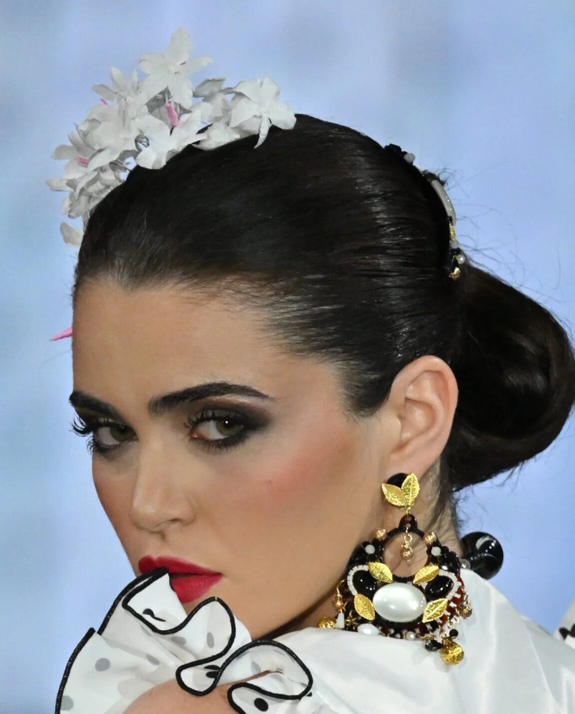 Cómo elegir los pendientes perfectos para traje de flamenca