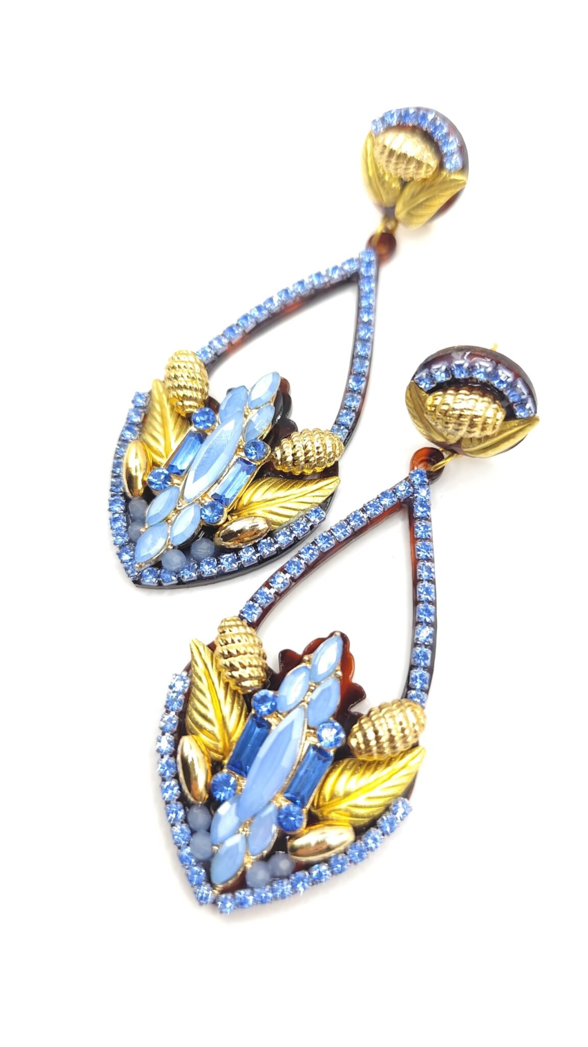 Pendientes de Fiesta Melisa – Gota Arabesca con Cristal Checo y Hojas Doradas Hechos a Mano